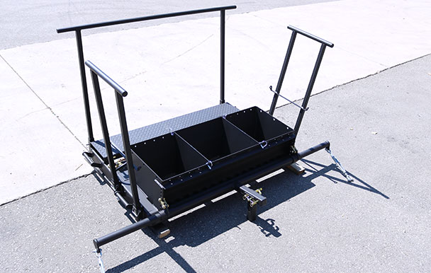 dragbox with evenly spaced compartment