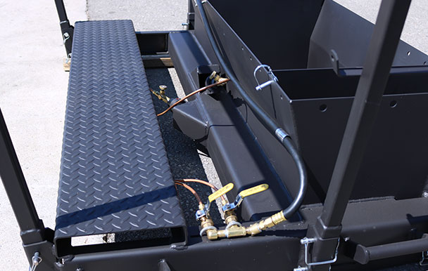backview of the dragbox